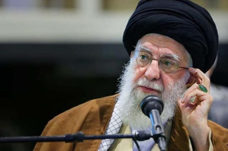 हिजाब महिलाओं की गरिमा को बचाता है, वहीं पश्चिम उन्हें भोग की वस्तु बनाता है: खामेनेई