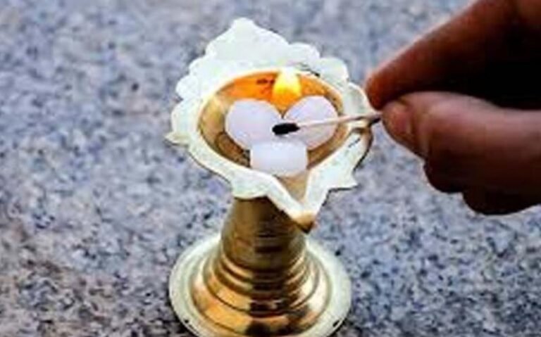 कपूर के बिना अधूरी मानी जाती है आरती