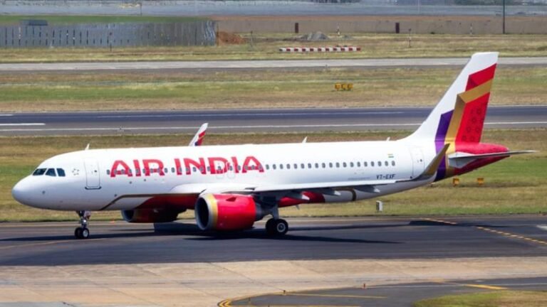 मुंबई जा रही Air India की फ्लाइट में तकनीकी खराबी, हवा में अटकी सैकड़ों यात्रियों की जान, दिल्ली एयरपोर्ट पर इमरजेंसी लैंडिंग