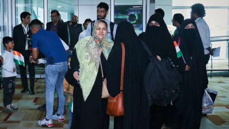 अमेरिका को टक्कर, इस मुस्लिम देश ने भेजा 11 हजार भारतीयों को देश वापिस