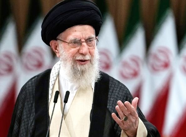 खामेनेई ने ट्रंप पर किया तीखा प्रहार कहा- अहंकार ही ट्रंप के पतन का कारण बनेगा