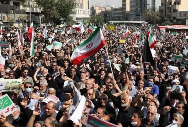 ईरान में महंगाई के खिलाफ लोगों में भारी गुस्सा, हिंसा में छह लोगों की मौत