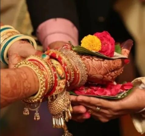 चट मंगनी पट ब्याह का जादुई उपाय! नहाते समय बस पानी में डाल दें ये चीज