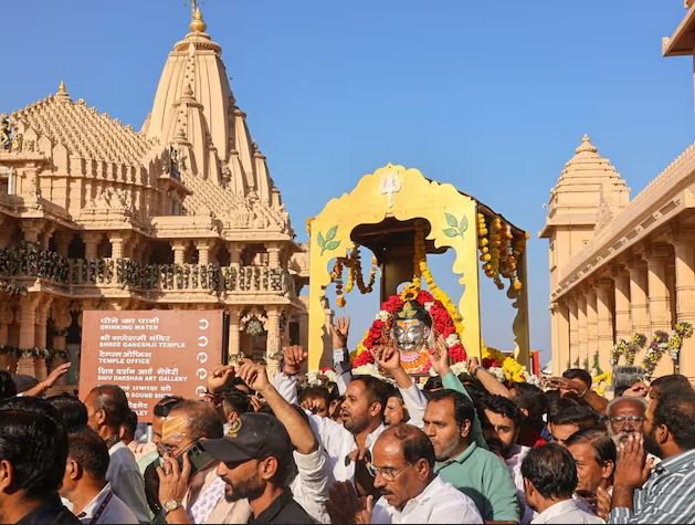 सोमनाथ ज्योतिर्लिंग का करना है दर्शन, तो भूलकर भी न करें ये 6 काम, जानें दर्शन-आरती समय, ड्रेस कोड और सुविधाएं