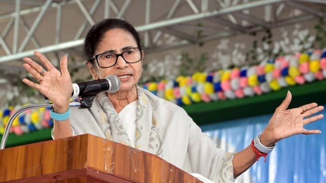 बंगाल में SIR पर सियासत तेज, CM Mamata Banerjee का चुनाव आयोग पर हमला