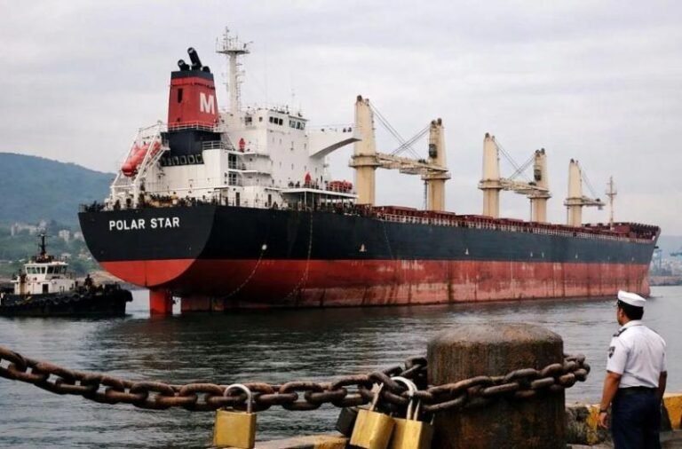 हाईकोर्ट ने दिया विशाखापट्टनम पोर्ट पर खड़े विदेशी जहाज को गिरफ्तार करने का आदेश