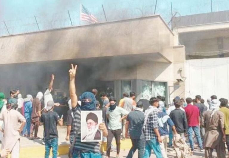 यूएस वाणिज्य दूतावास के बाहर हिंसक प्रदर्शन, फायरिंग में 12 की मौत