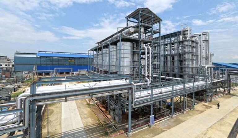 ईरान-इज़राइल जंग के बीच चीनी रिफाइनरी ने काम रोका