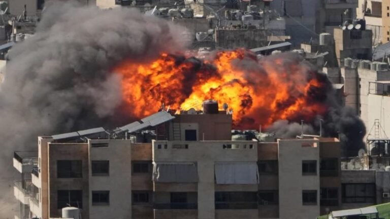 ईरान के कई शहरों में जोरदार धमाके, ट्रंप बोले- मिलिट्री ऑपरेशन जल्द होगा खत्म